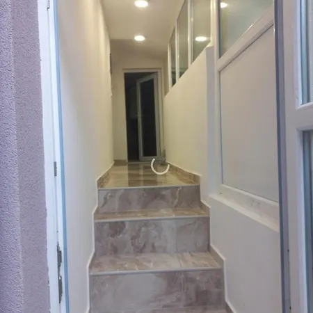 Modern & Bright In Old Town Apartamento