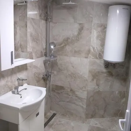 Modern & Bright In Old Town Apartamento