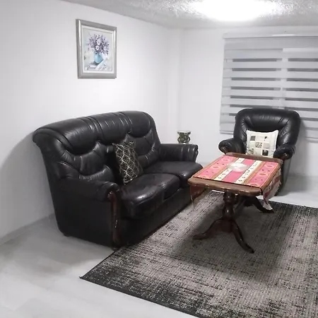 Modern & Bright In Old Town