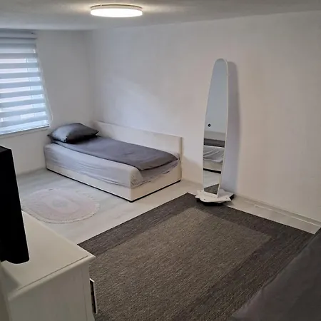 Modern & Bright In Old Town *