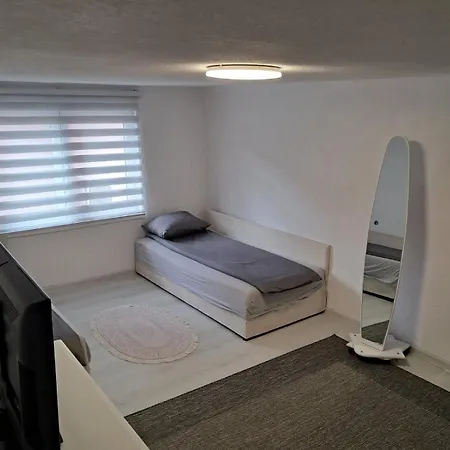 Modern & Bright In Old Town